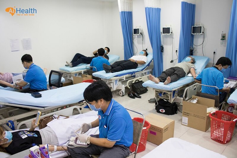 Khu vực hiến máu do các bác sĩ bệnh viện Chợ Rẫy thực hiện Khu vực hiến máu do các bác sĩ bệnh viện Chợ Rẫy thực hiện
