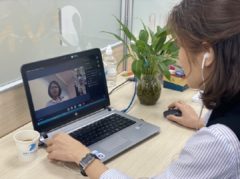 Giữ giao tiếp với đồng nghiệp giúp bạn có hứng thú làm việc hơn Giữ giao tiếp với đồng nghiệp giúp bạn có hứng thú làm việc hơn